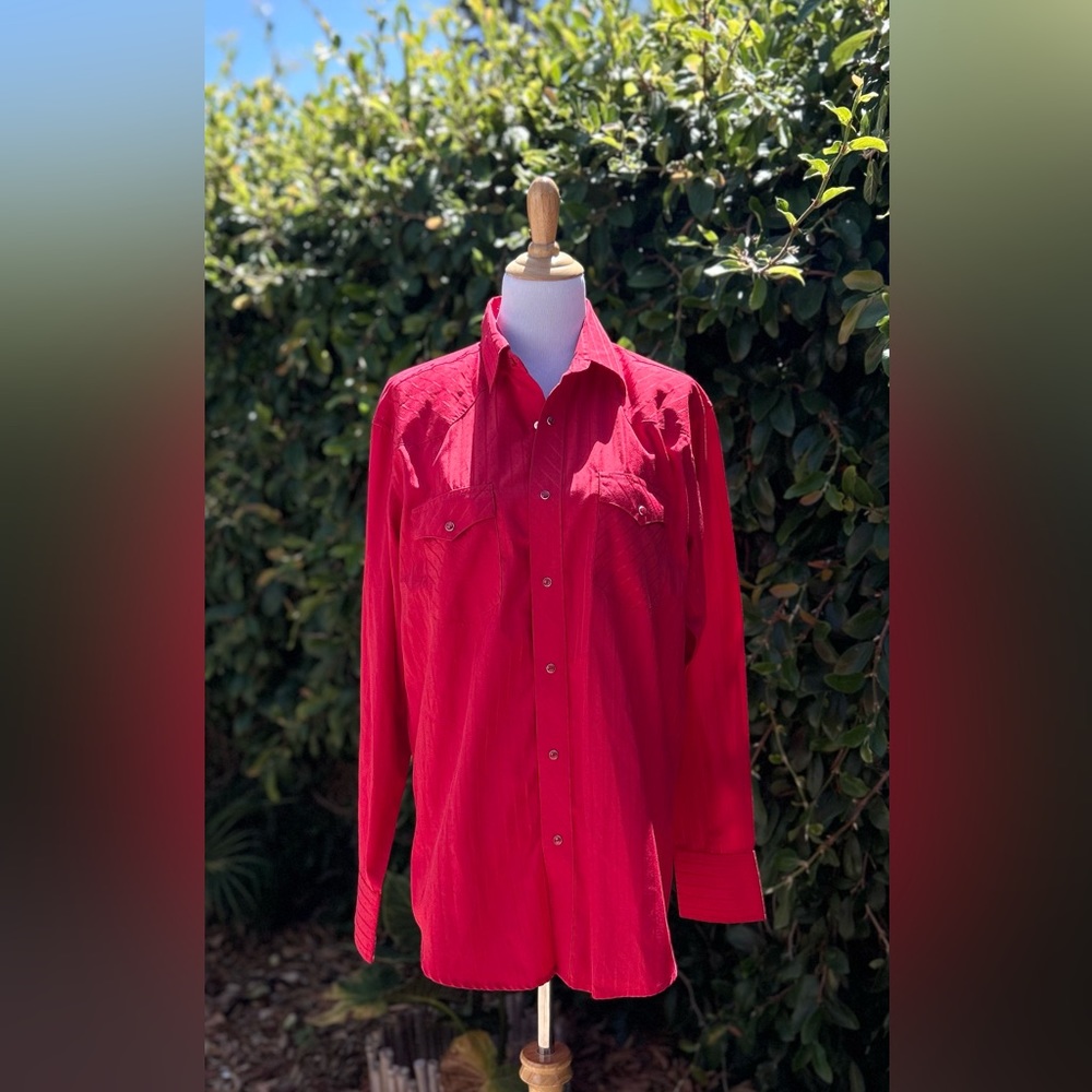 Vintage Wrangler Men red button up shirt L